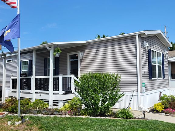 3rd image of 9 Shorehaven Road