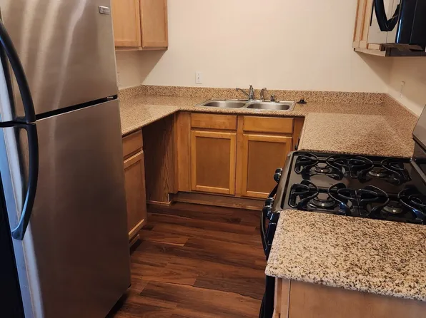 Neda Apartments, 212 San Clemente Ave NW #N8, Albuquerque, NM 87107