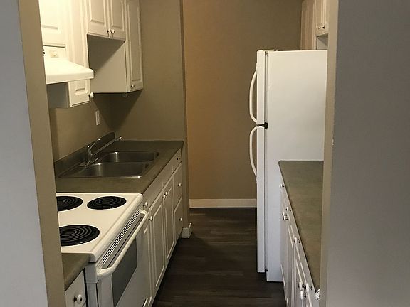 3rd image of 110 25th Ave SW #1103