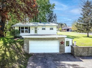 417 Old Preemption Rd, Lyons, NY 14489