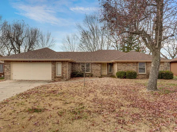 3737 N Stewart Avenue, Springfield, MO 65803