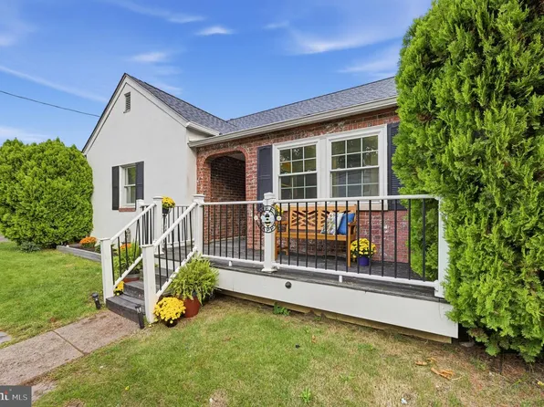 1252 Falls Ave, Oakford, PA 19053