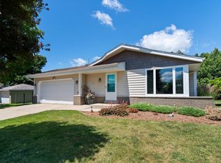 1656 Falls Rd, Grafton, WI 53024