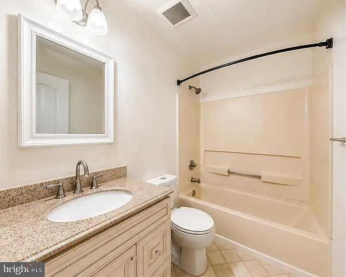 196 Jonathan Dayton Ct — Photo 6