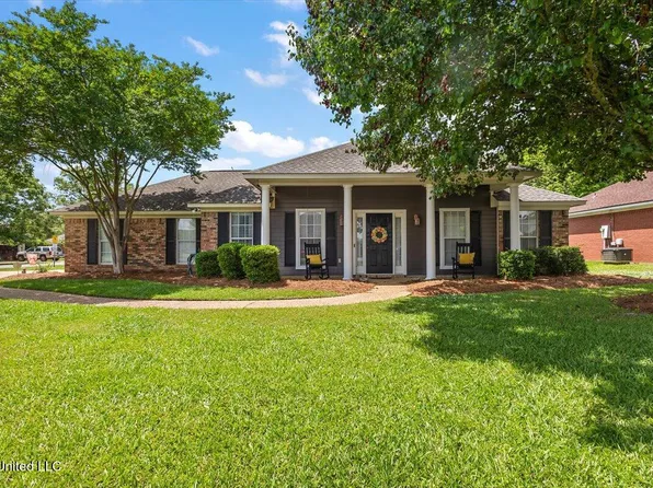 221 Holmar Dr, Brandon, MS 39047