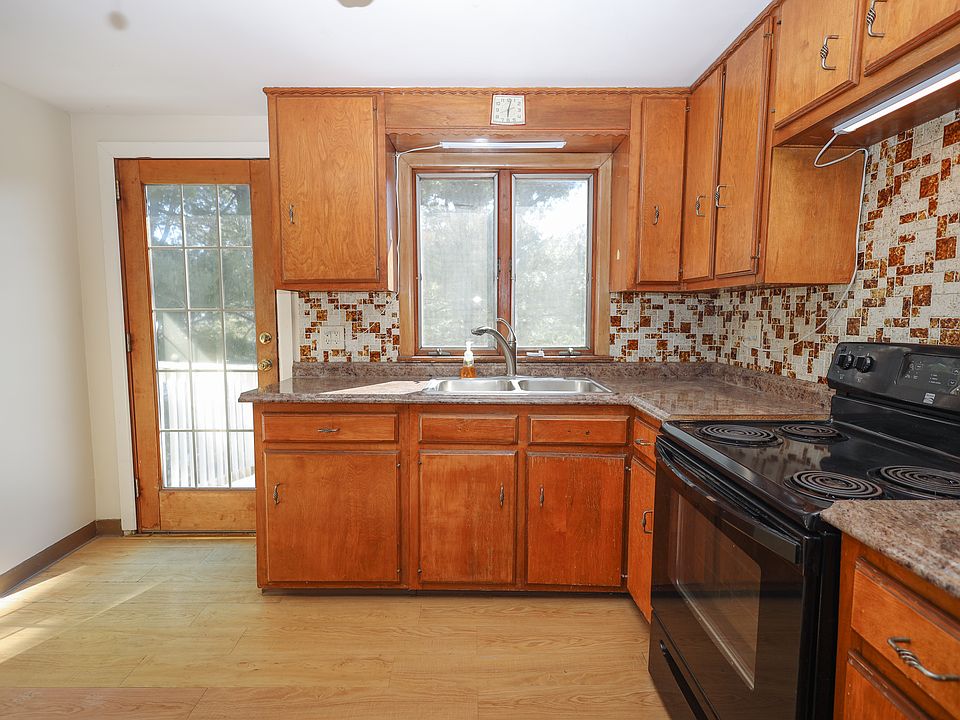 1st image of 104-106 Sycamore St #3