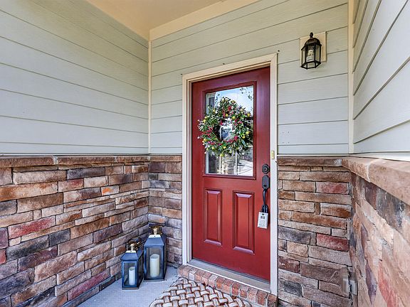 2nd image of 504 Oak Forest View Ln