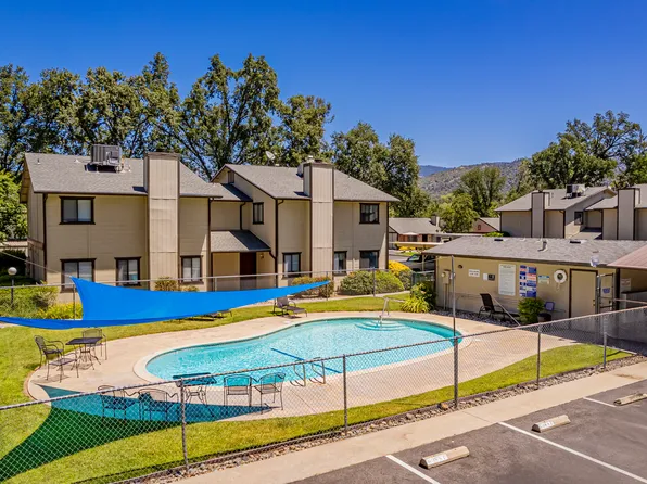 49400 River Park Rd, Oakhurst, CA
