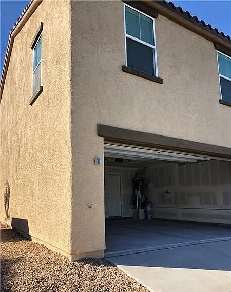 3 bed, 2.5 bath, 1195 sqft, $1,695 — Photo 2