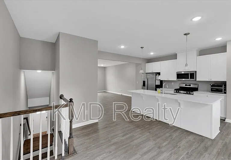 2611 Grantham Place Dr — Photo 6