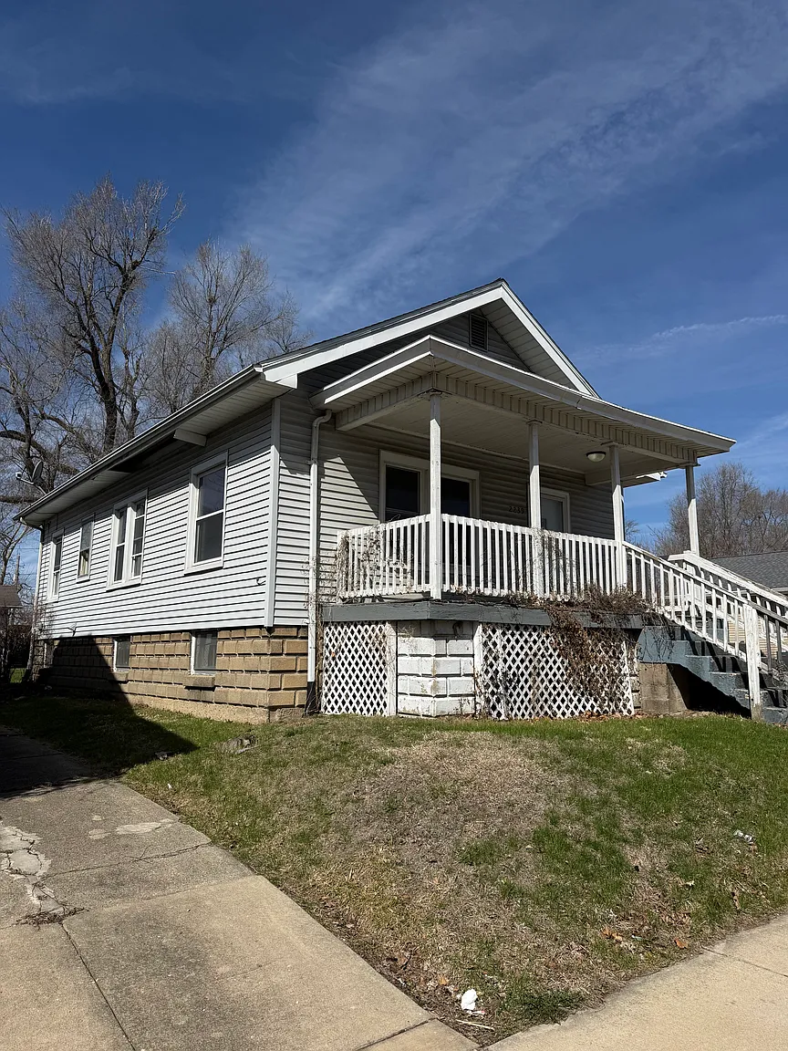 2239 N Sheridan Rd photo 1