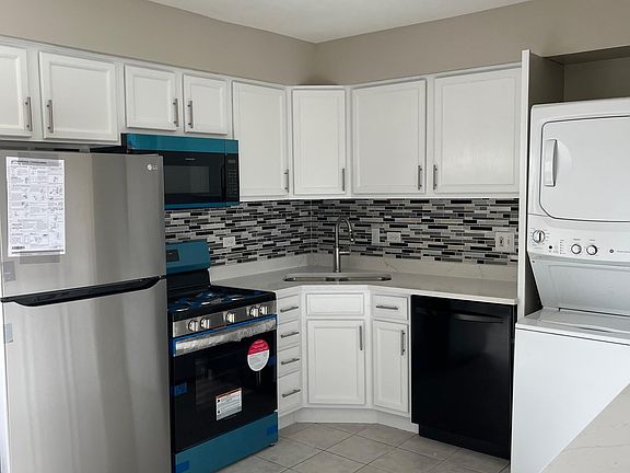 3rd image of 10300 Front St Unit 3S