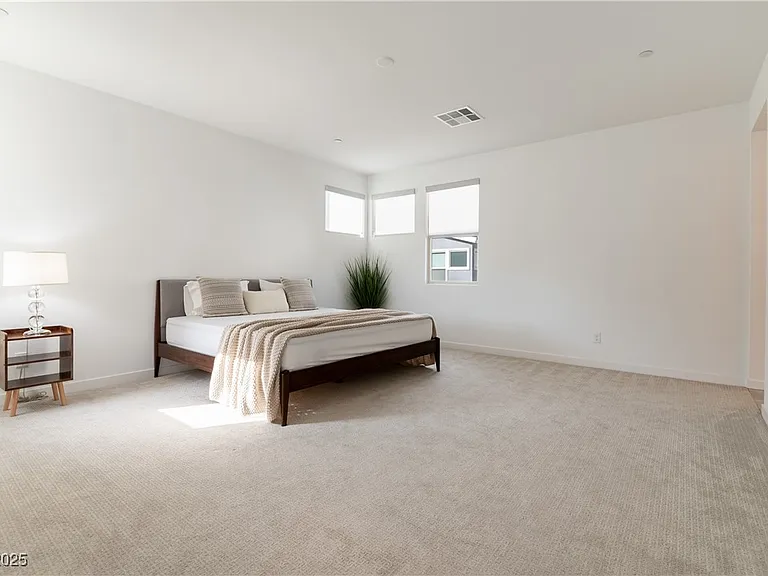 2526 Verdello St — Photo 12
