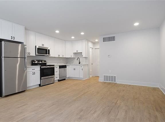 3rd image of 1444 Josephine St