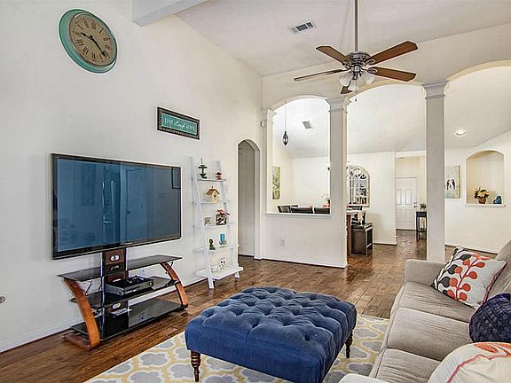 4th image of 2807 Cherry Orchard Ct