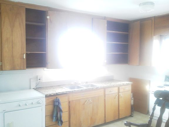 5th image of 371 W Gibbon St