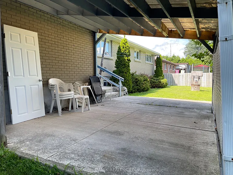 88 Hillcrest Dr — Photo 3