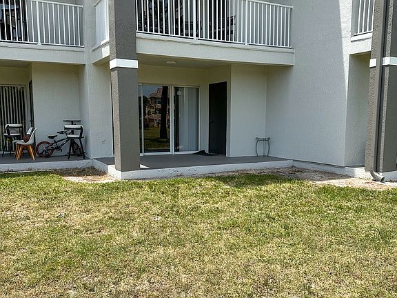 3rd image of 14025 Fairway Island Dr