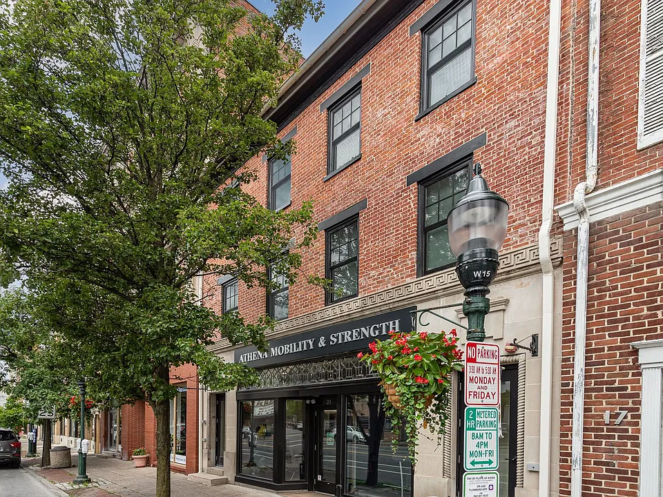 19-23 W High St