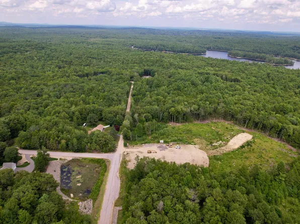 1 Maverick Way, Barrington, NH 03825