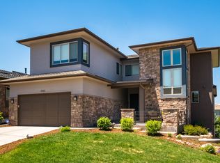 10461 Sky Dr, Lone Tree, CO 80124