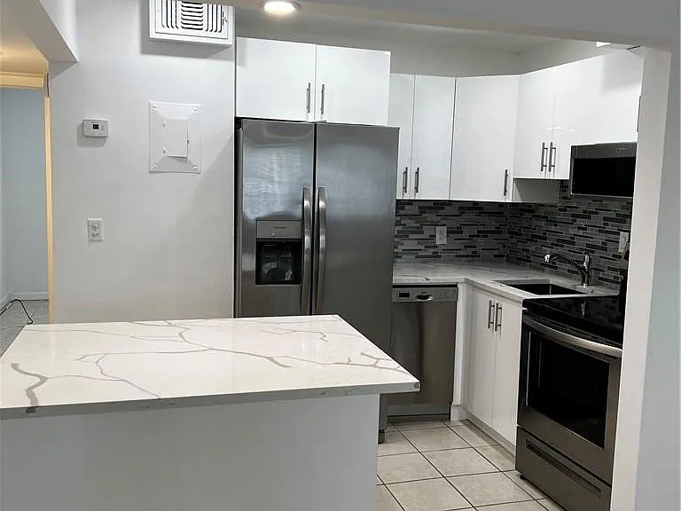 701 Pine Dr #204 — Photo 14