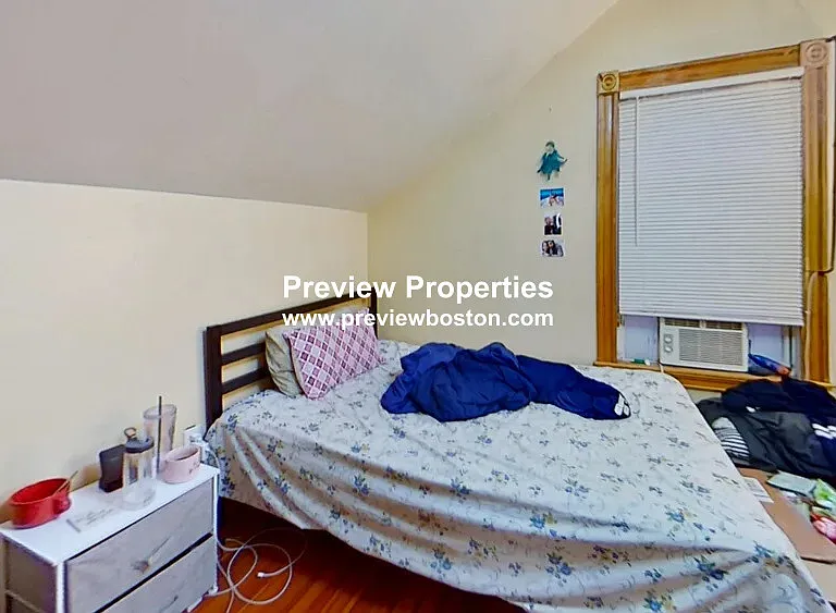 Alpine St — Photo 4