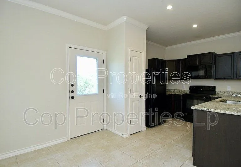 6622 Arancione Ave #105 — Photo 8