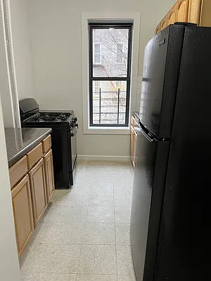 Rented by Sprint Realty | media 3