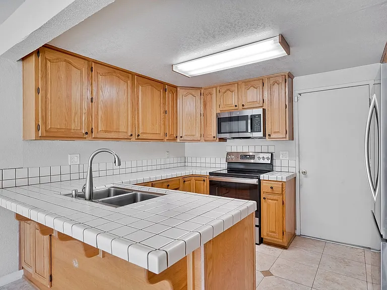 6651 Bunker Hill Ct — Photo 6