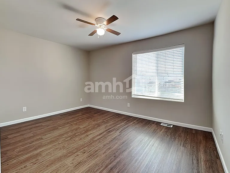 945 Riggs Dr E — Photo 16