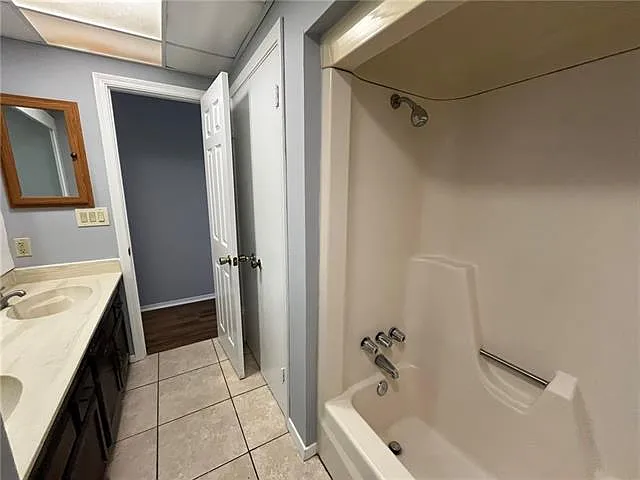 841 Fairfax Dr — Photo 16