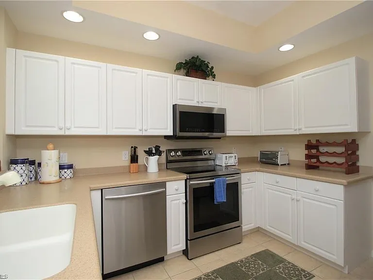 3425 Grand Cypress Dr #102 — Photo 13