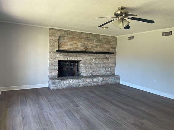 2nd image of 412 W 4th St