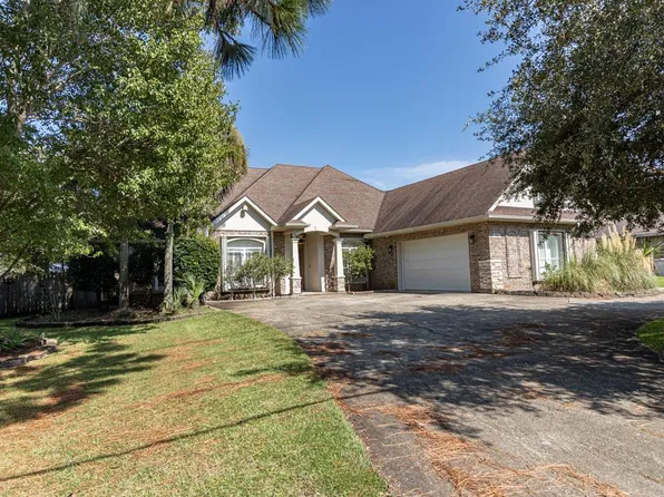 1866 Sunrise Dr, Navarre, FL 32566