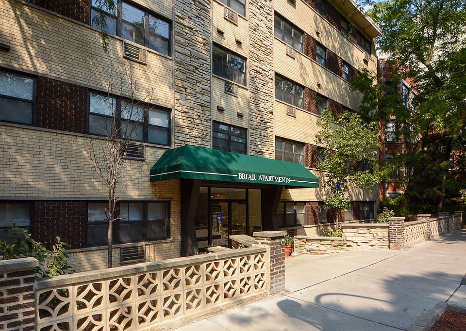 1st image of 510 W Briar Pl APT 410
