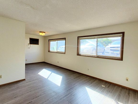 2nd image of 907 26th Ave SE
