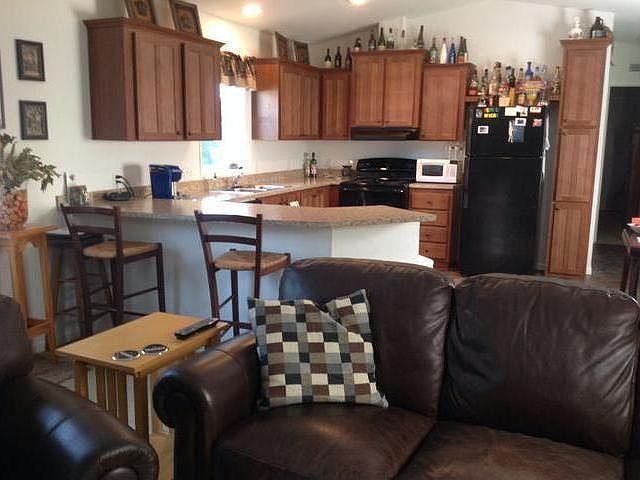 1st image of 213 Deer St E