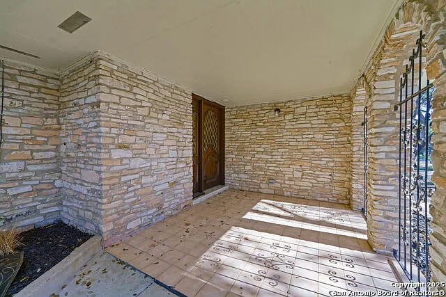 4 bed, 3.0 bath, 2679 sqft, $2,200 — Photo 4
