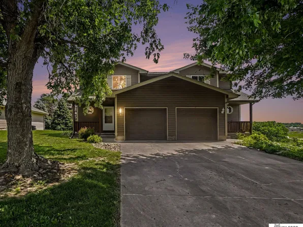 20213 Veterans Dr, Elkhorn, NE 68022