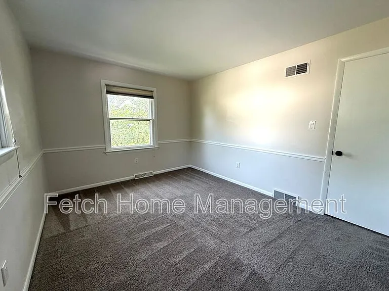 417 Surrey Dr — Photo 21