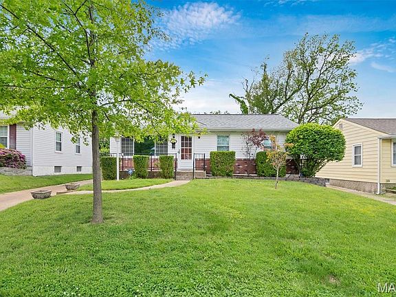 3rd image of 3613 Saint Bernard Ln
