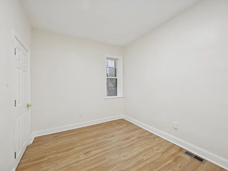 42 N Lindenwood St — Photo 10