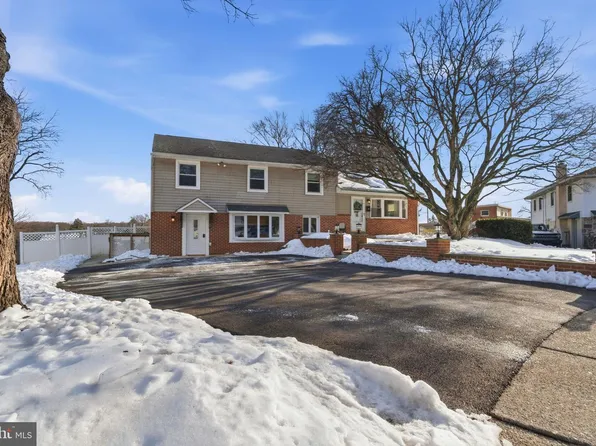 415 Westfield Dr, Broomall, PA 19008