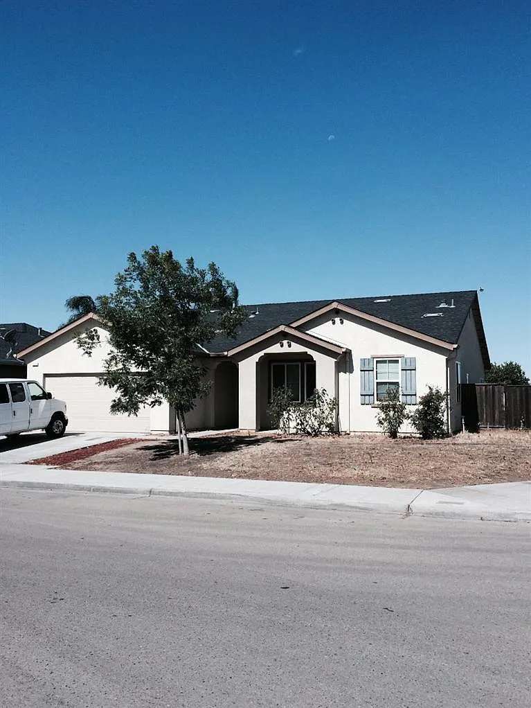 2256 S Adrian Ave photo 1