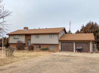 633 E Shipton Rd, Salina, KS 67401