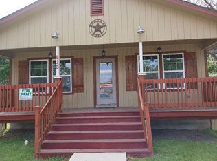 633 S Commerce St, Lockhart, TX 78644