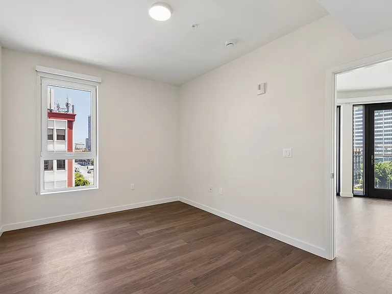 Maru Apartments — Photo 89