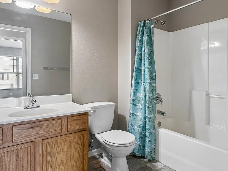 16013 Robin Dr — Photo 17