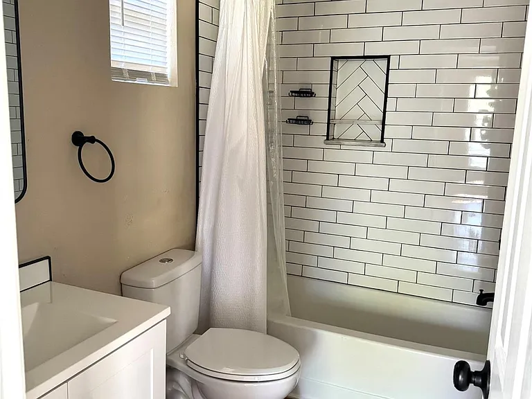 7131 FM 563 — Photo 3